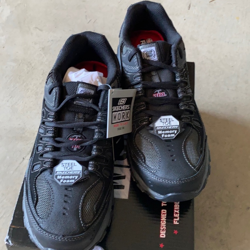 Sketchers steel toe work shoe/boots. Brand new.